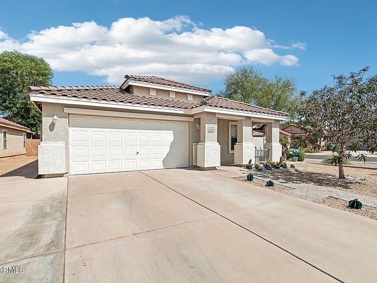 659 S HAZEL Court photo 2
