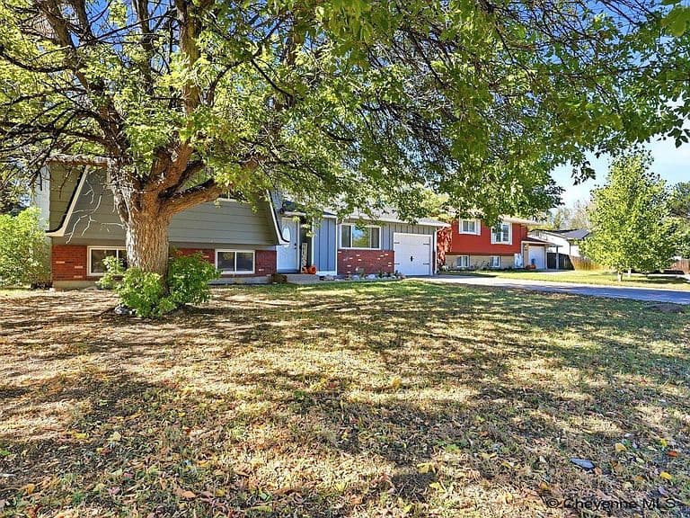4722 King Arthur Way photo 4
