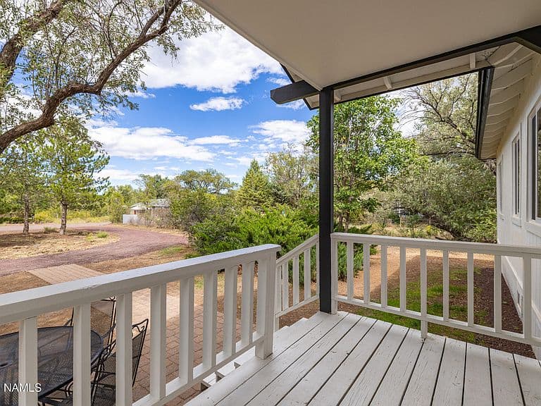5910 Timberline Trl photo 2