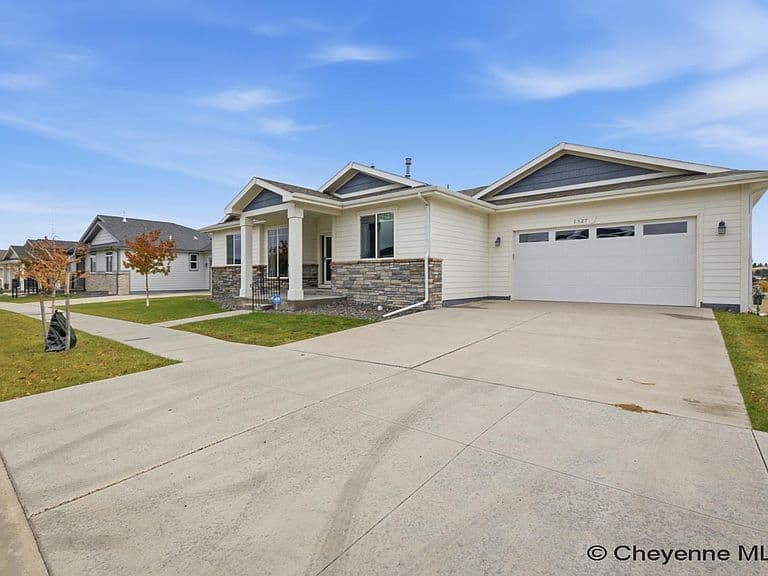 1327 Jack Ln photo 5