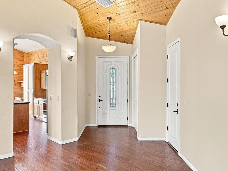 24 E Saddleback Trl photo 4