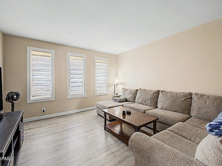 1521 E FAIRFIELD Street photo 4