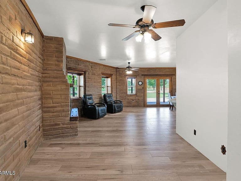 43607 N Coyote Road photo 5