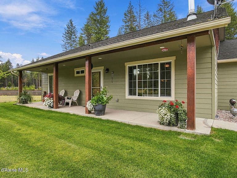 5364 W Golden Ave photo 3