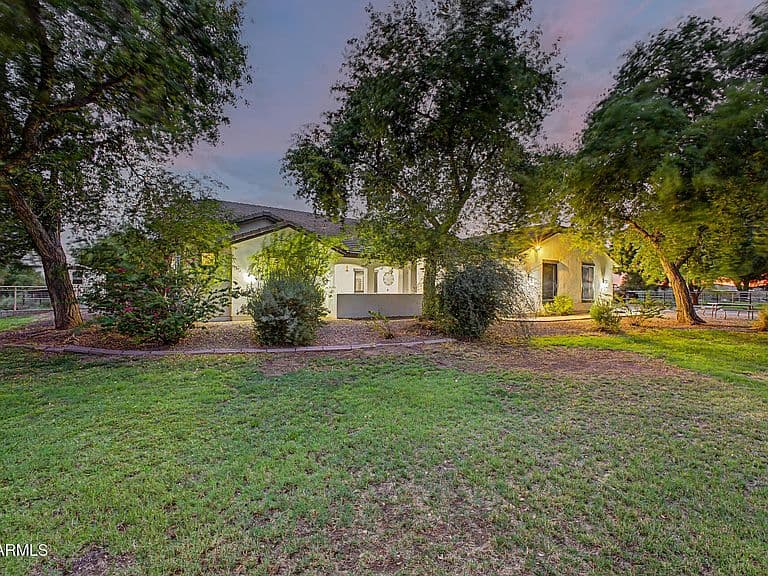 38816 N KENNEDY Drive photo 3