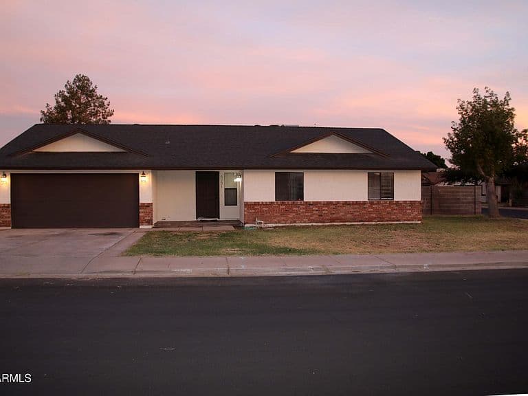 6231 E INGLEWOOD Street photo 2