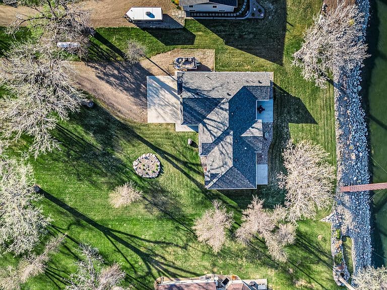 3240 River Place Dr N photo 4