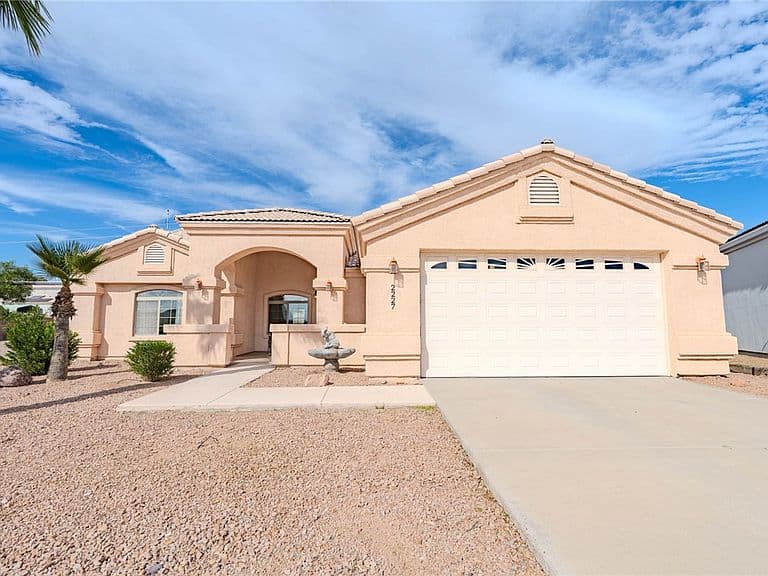 2227 E Bella Vista Drive photo 1