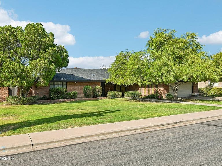 1042 E 3rd Street photo 3