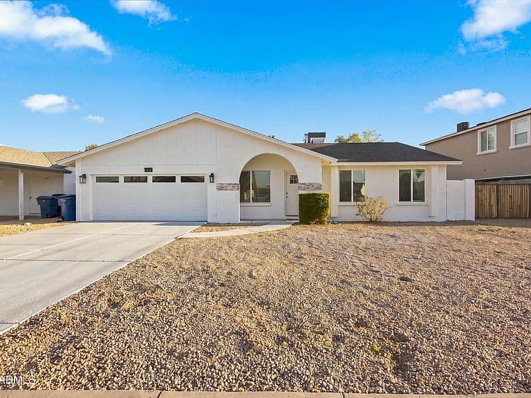 2353 E HAMPTON Avenue photo 1
