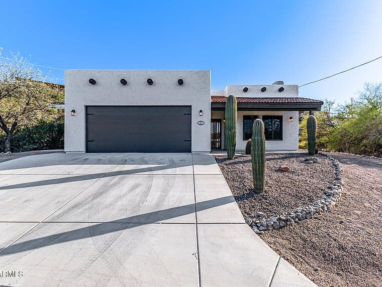 485 E QUEEN CREEK Drive photo 4