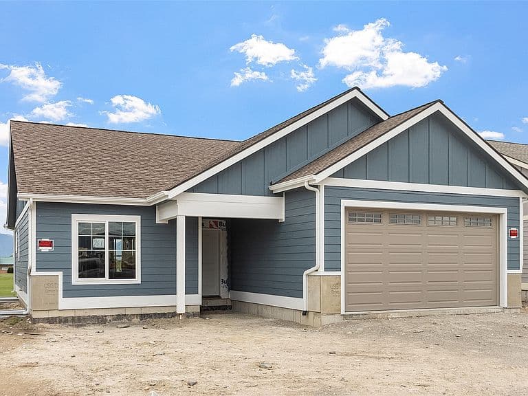 761 Foxglove Dr photo 2