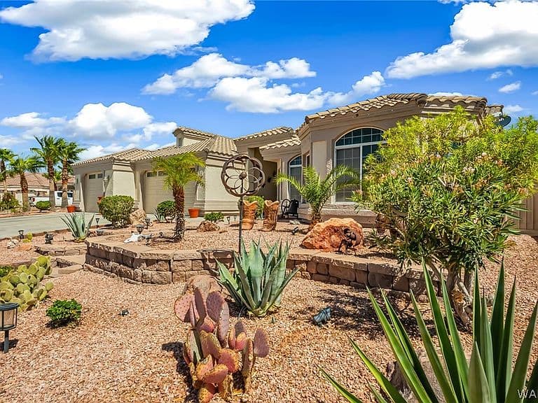 2521 Majestic Way photo 4