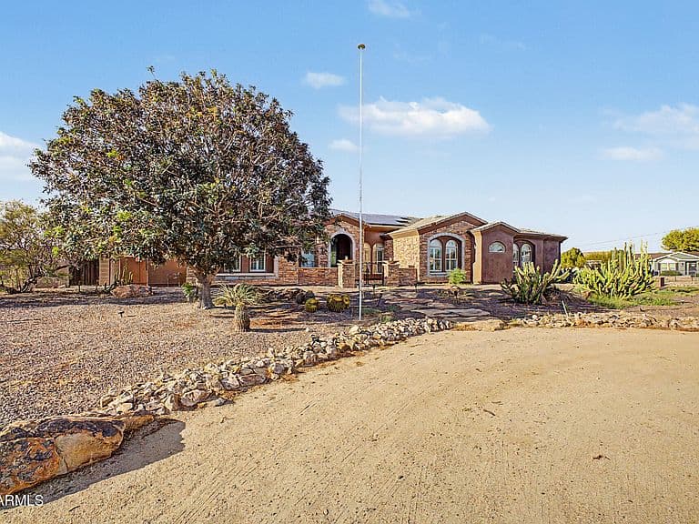 20548 E NAVAJO Drive photo 3