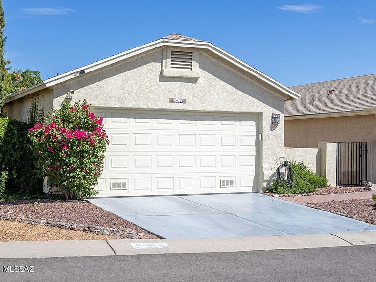 8100 N Millwheel Pl photo 2