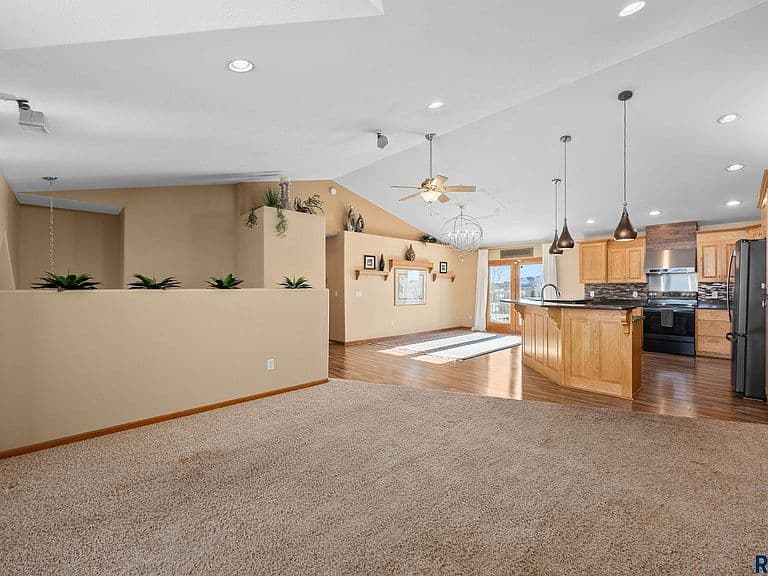7624 S Courtyard Cir photo 4