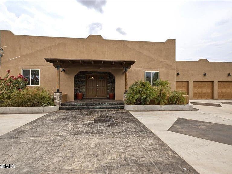 11037 E GROVE Street photo 1