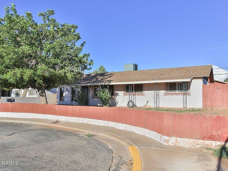 132 Yuma Dr photo 4