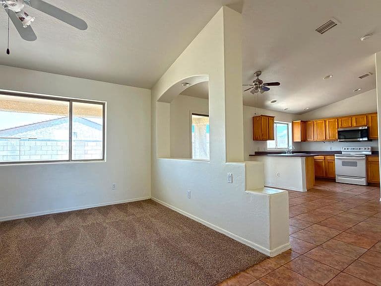 8306 W PINEVETA Drive photo 4