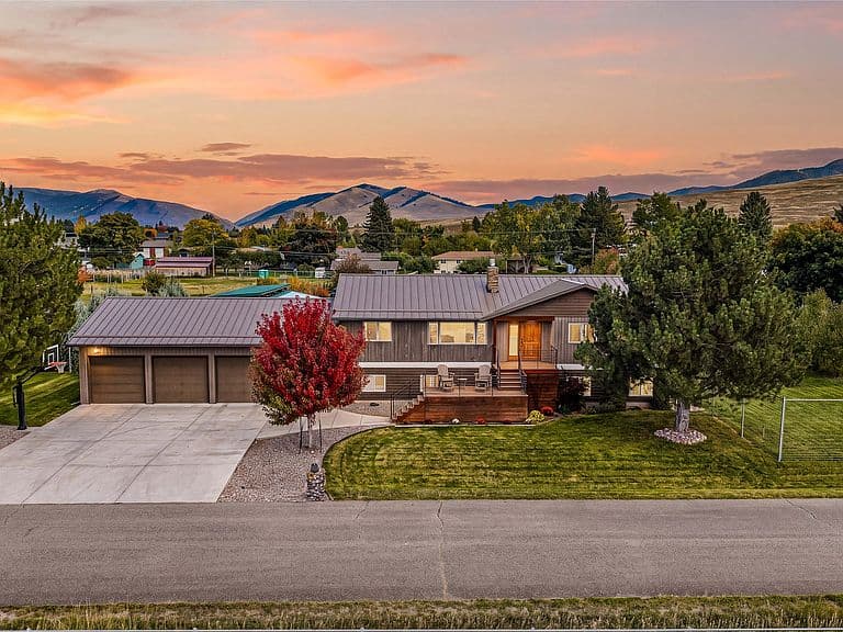 2730 Remington Ct photo 1
