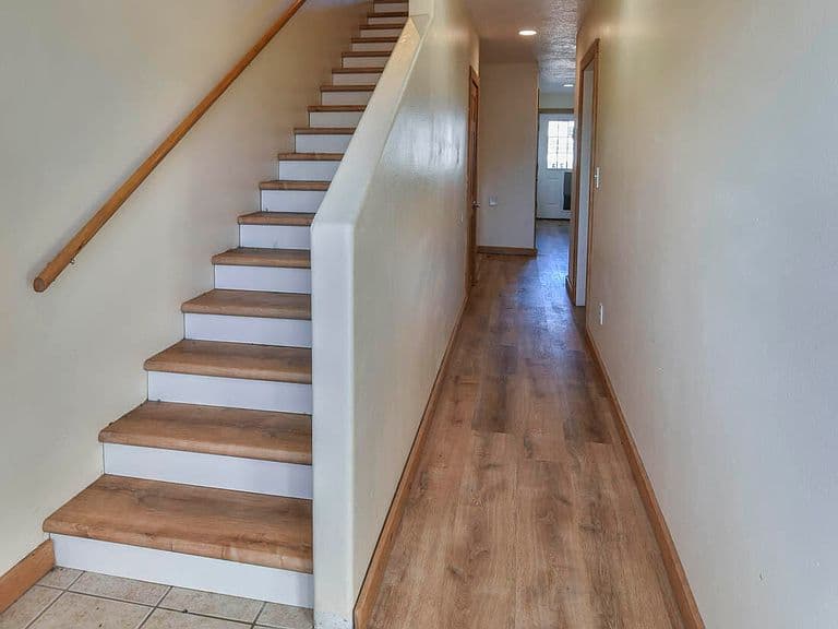 378 Cole Ave photo 3