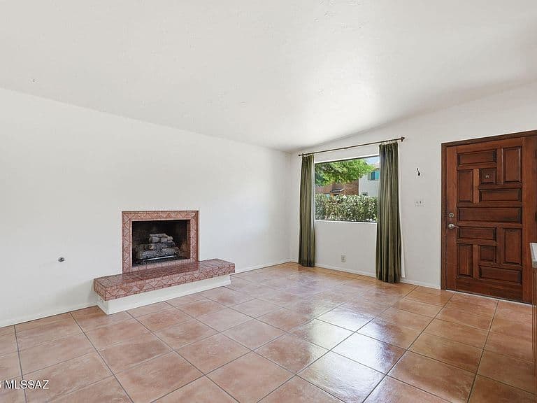 1125 E Kleindale Rd photo 5