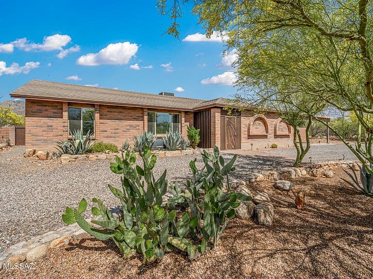 6502 N Calle De Estevan photo 1