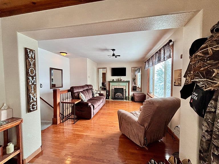 125 Maple St photo 3