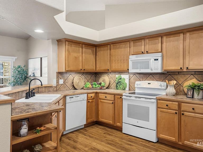11060 W Box Canyon St photo 3
