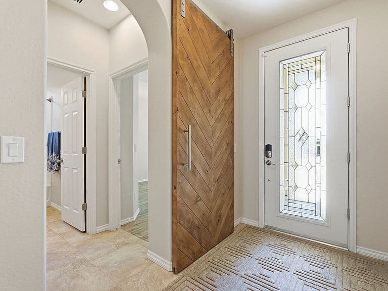 504 E Vesper Trl photo 4