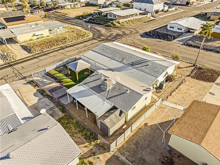 1671 Lynn Dr photo 4