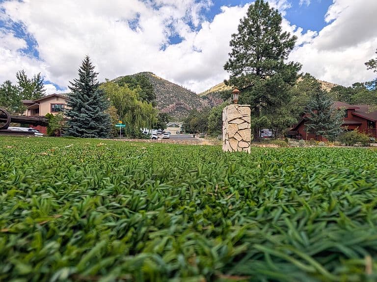 2655 E Matterhorn Dr photo 3