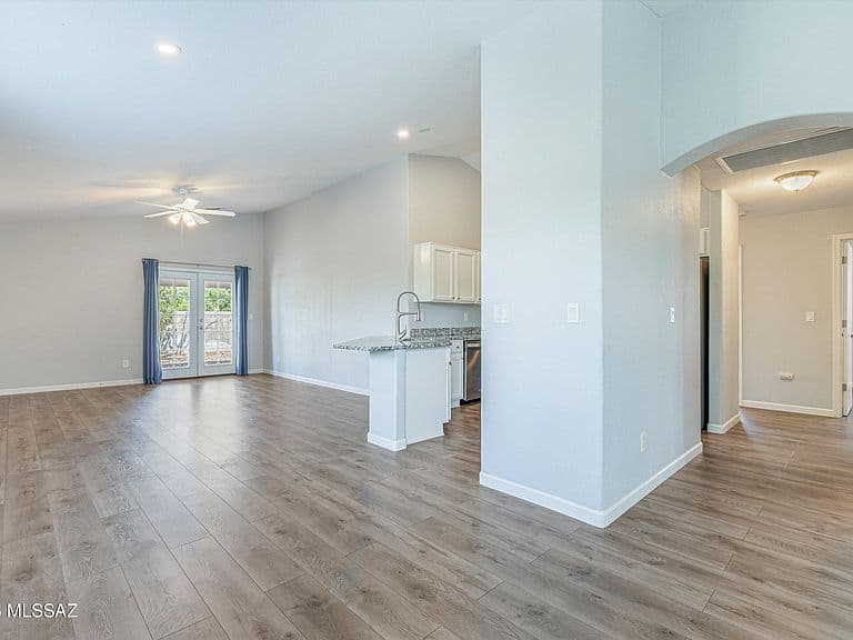 8660 S Desert Dove Dr photo 5