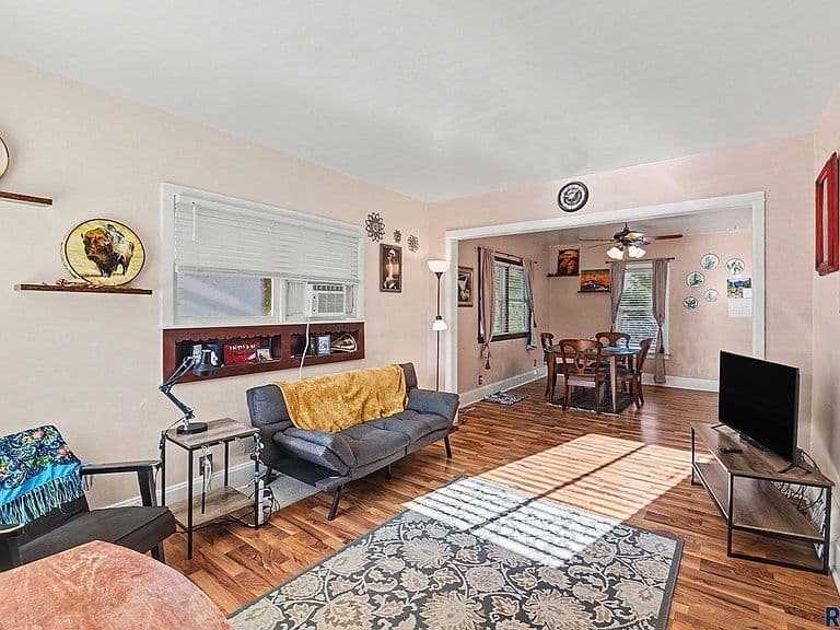 207 S Lincoln Ave photo 4