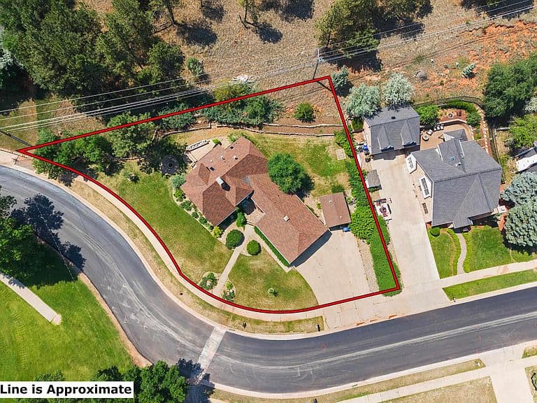 3115 Stockade Dr photo 3