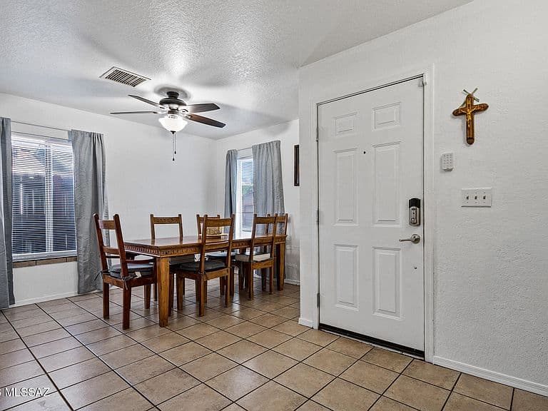 2064 W Brittain Dr photo 4
