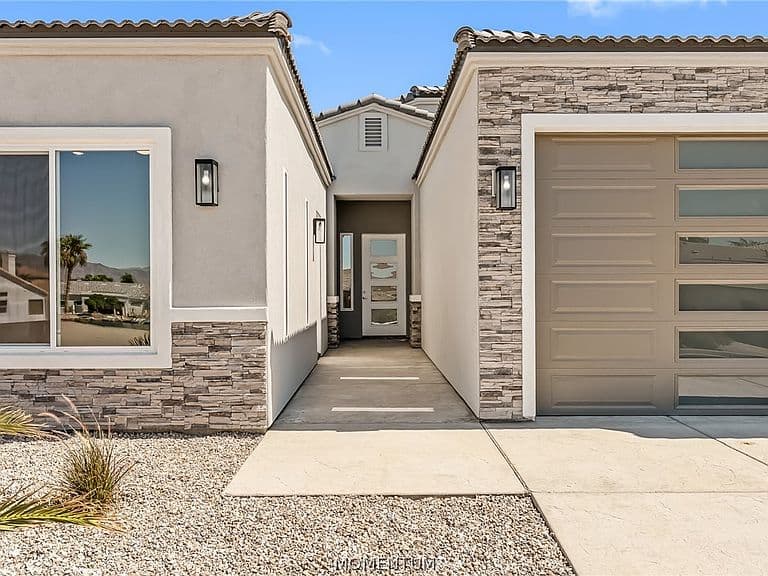 6136 Via Del Aqua Drive photo 4