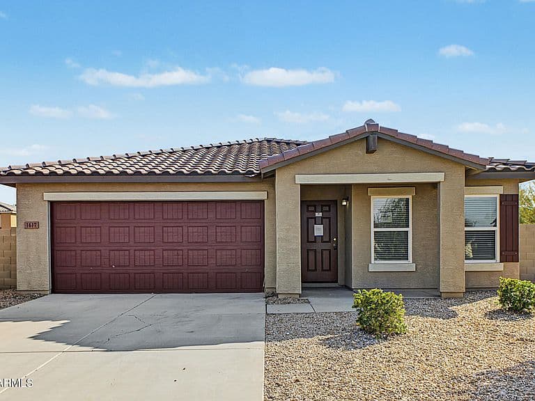 1617 E SILVER REEF Drive photo 2