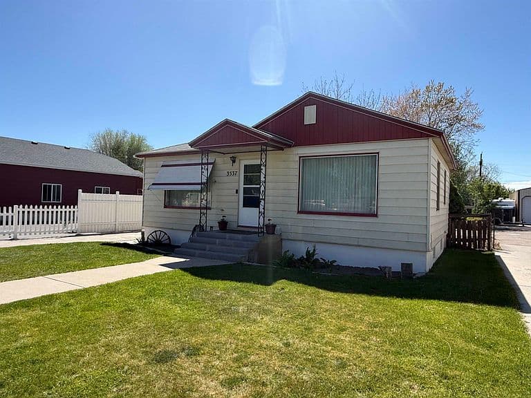 3537 Valley Rd photo 2