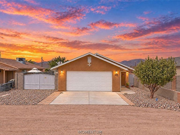 2623 Valentine Avenue photo 1