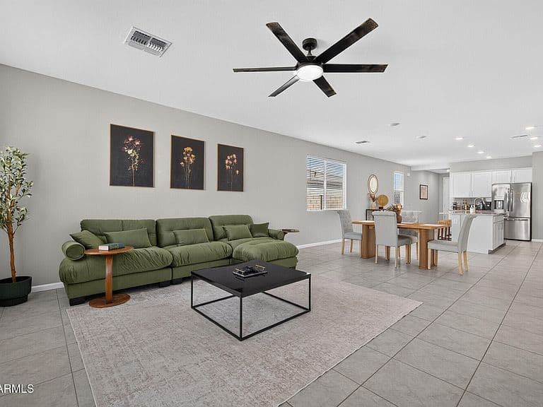 24568 W HILTON Avenue photo 4