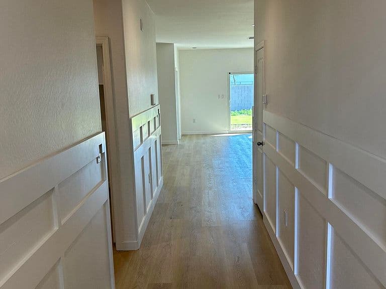 577 N 17TH Street photo 2