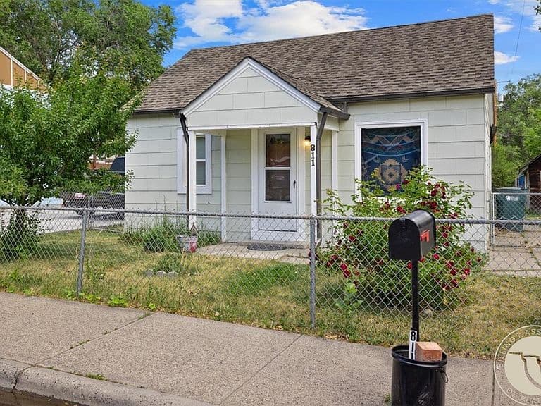 811 N 19th St photo 2
