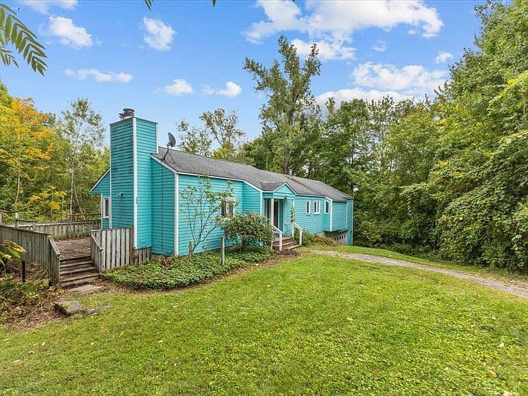10 Ridge Road photo 2