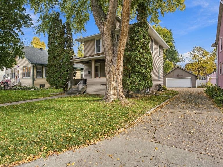314 Eddy Ct S photo 2