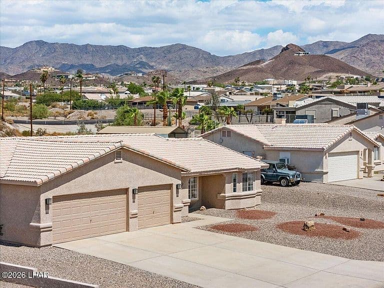 3703 Bluegrass Dr photo 5