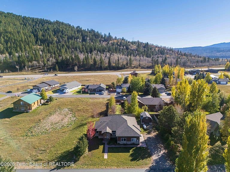 326 Snake River Dr photo 4