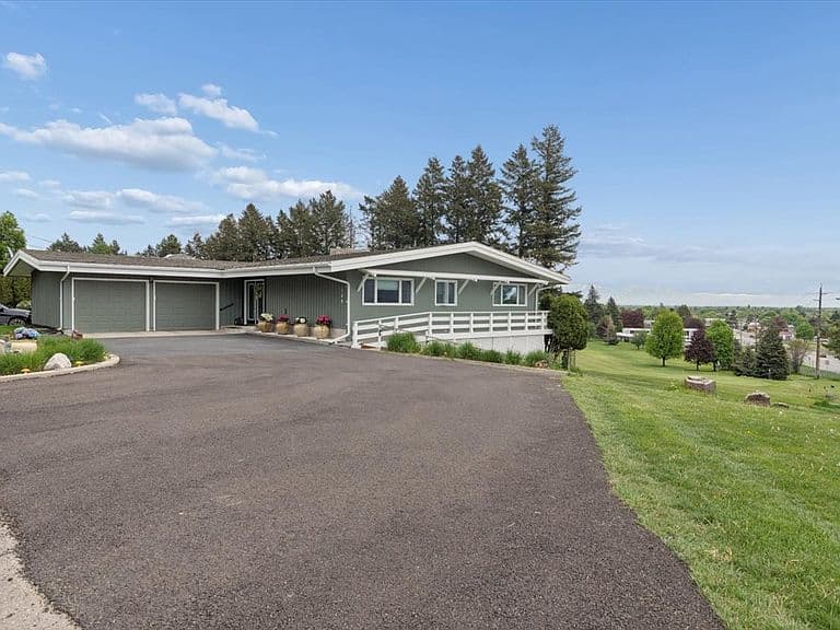 108 Charlotte Ave photo 1