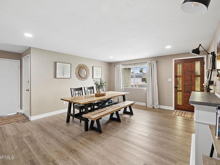 14408 N 36TH Place photo 5
