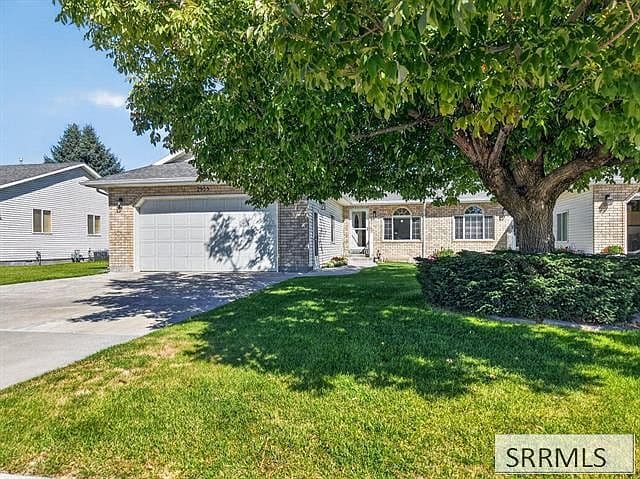 2955 E Courtyard Cir photo 2